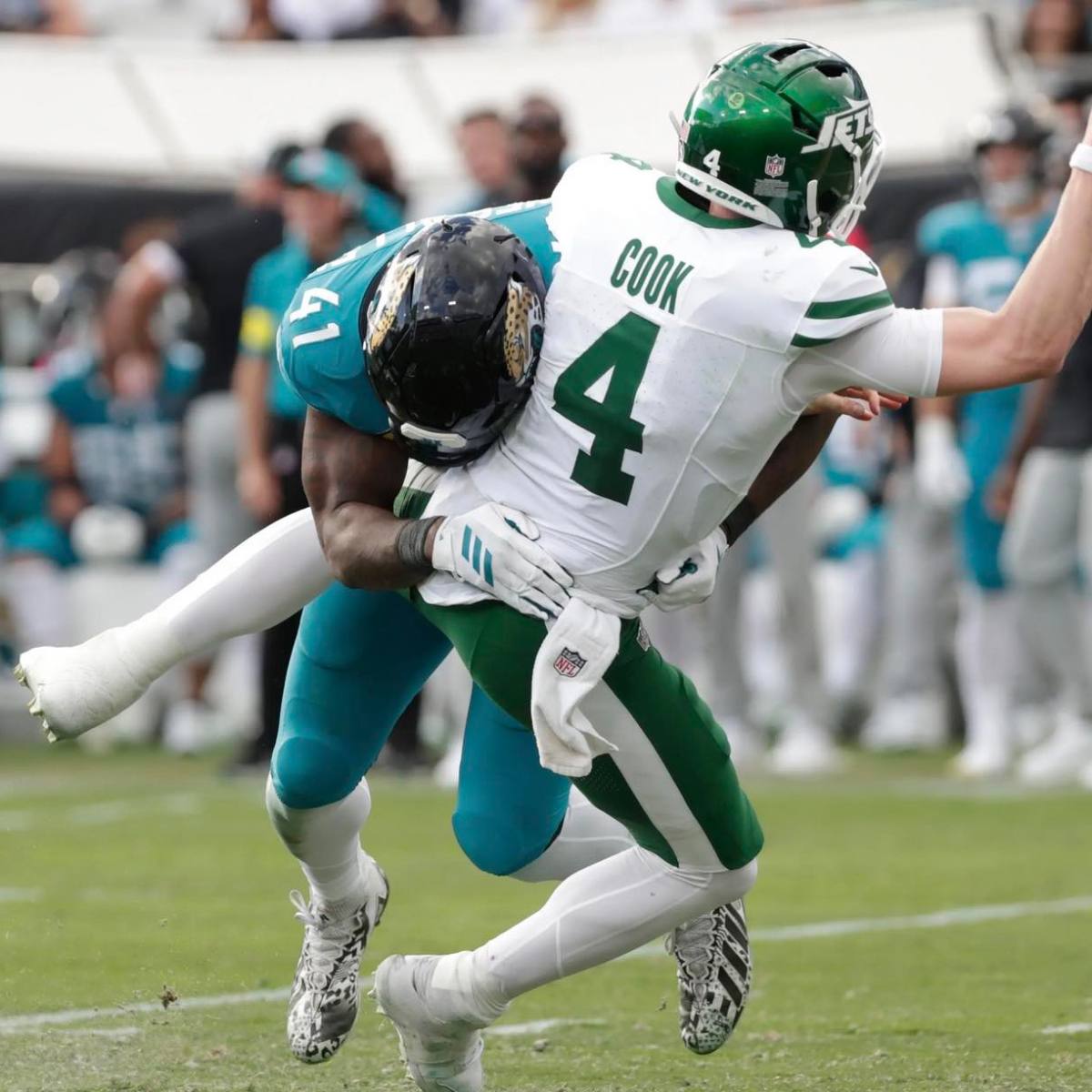 Jaguars Destroy Jets&nbsp;48-20